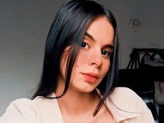 ammylewiis cam model profile picture