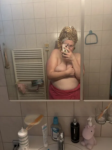 Performer Enjoyreynolds Photo 5