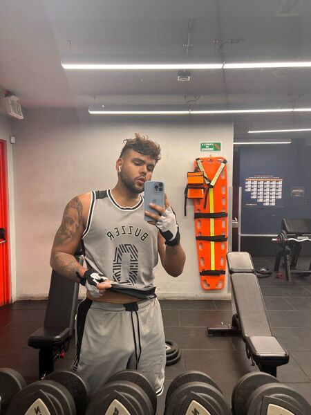 Performer StefanManzur Photo 12