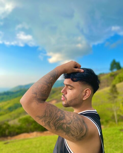 Performer StefanManzur Photo 11