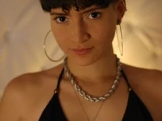 Image de profil du modèle de webcam aishah_lee