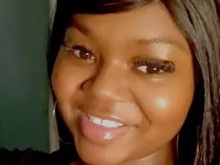 Imagen de perfil de modelo de cámara web de AlexisLovee24