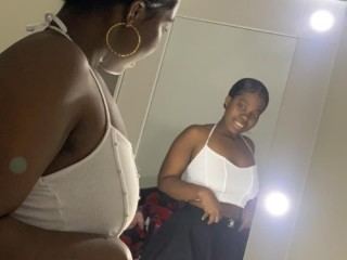 Image de profil du modèle de webcam Sheseaafox