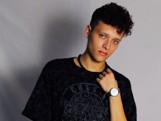 ThiagoVuitton profilbild på webbkameramodell