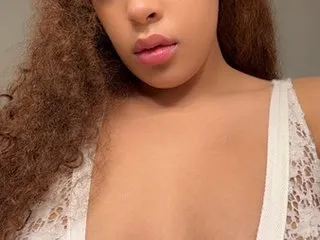 AriBandz cam model profile picture