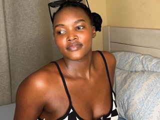 Petitebee3001 Profilbild des Cam-Modells