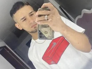 nickstains777 profilbild på webbkameramodell