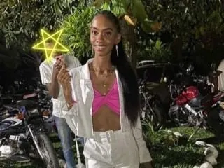 Imagen de perfil de modelo de cámara web de SofiaRains