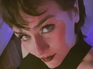 IsabelaCooper profilbild på webbkameramodell