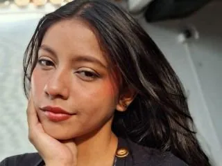 NaylaAlabi profielfoto van cam model