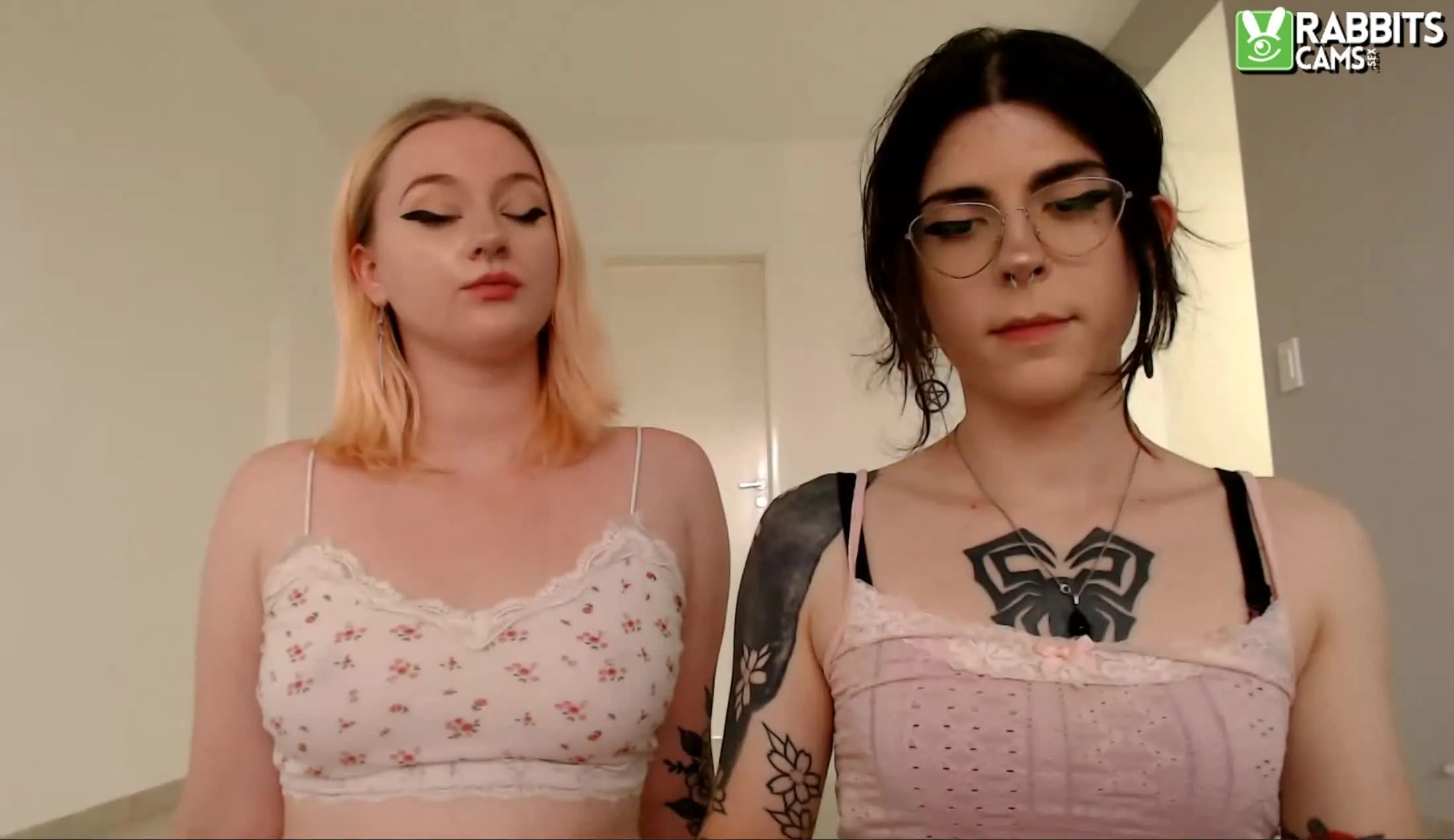 Artista ChloeLevine Video 2
