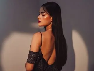 DanniMonttes profielfoto van cam model