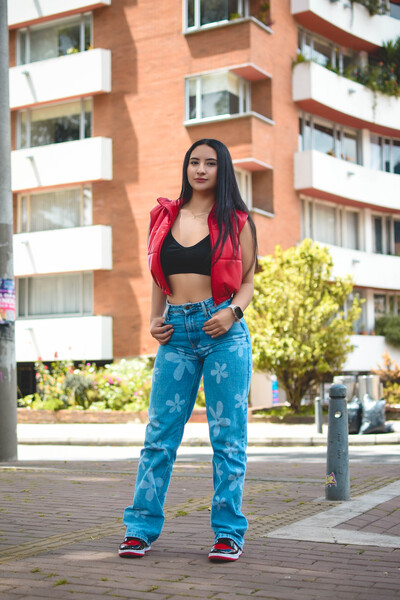 Performer ShairaJade Photo 2