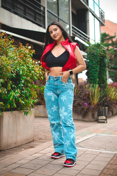 Performer ShairaJade Photo 4