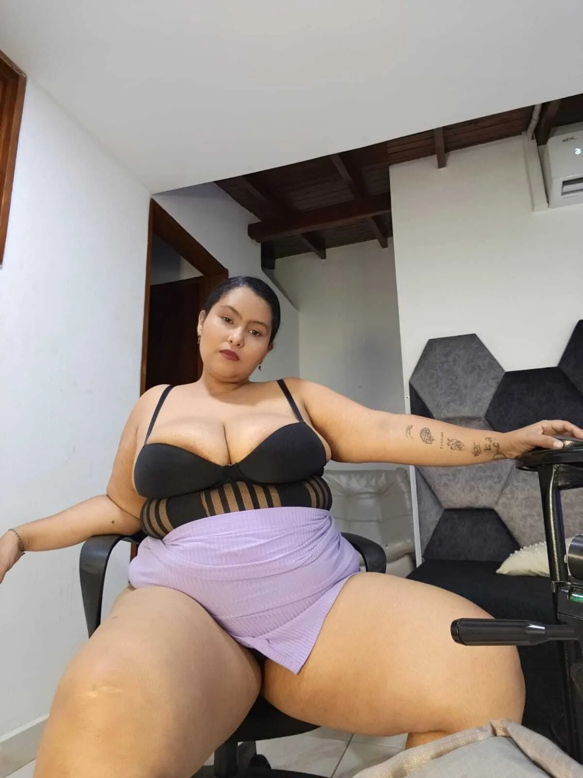 Performer BellaNixs Photo 2