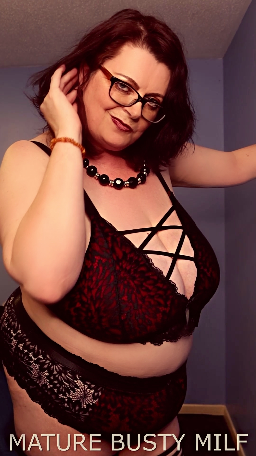 Intérprete MatureBustyMilf Foto 8