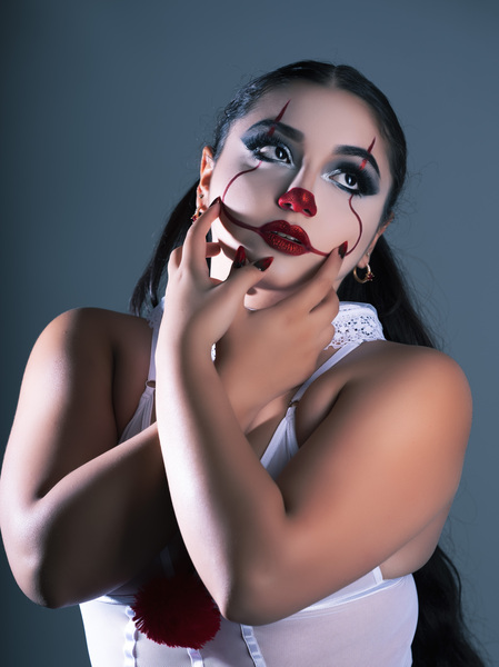 Performer EmaJhons Photo 12