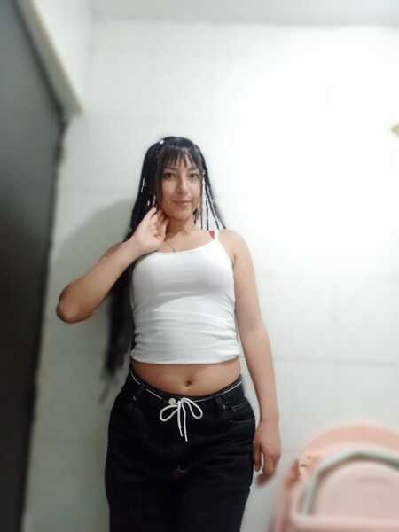 Performer Milupinkcs Photo 2