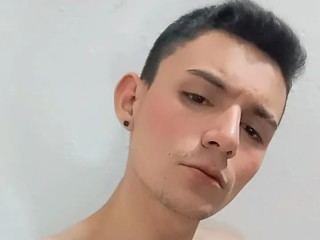 Image de profil du modèle de webcam Tanyiro_jake