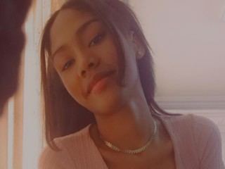 RebeccaKiuttKm profilbild på webbkameramodell