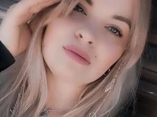 CharmingLika cam model profile picture