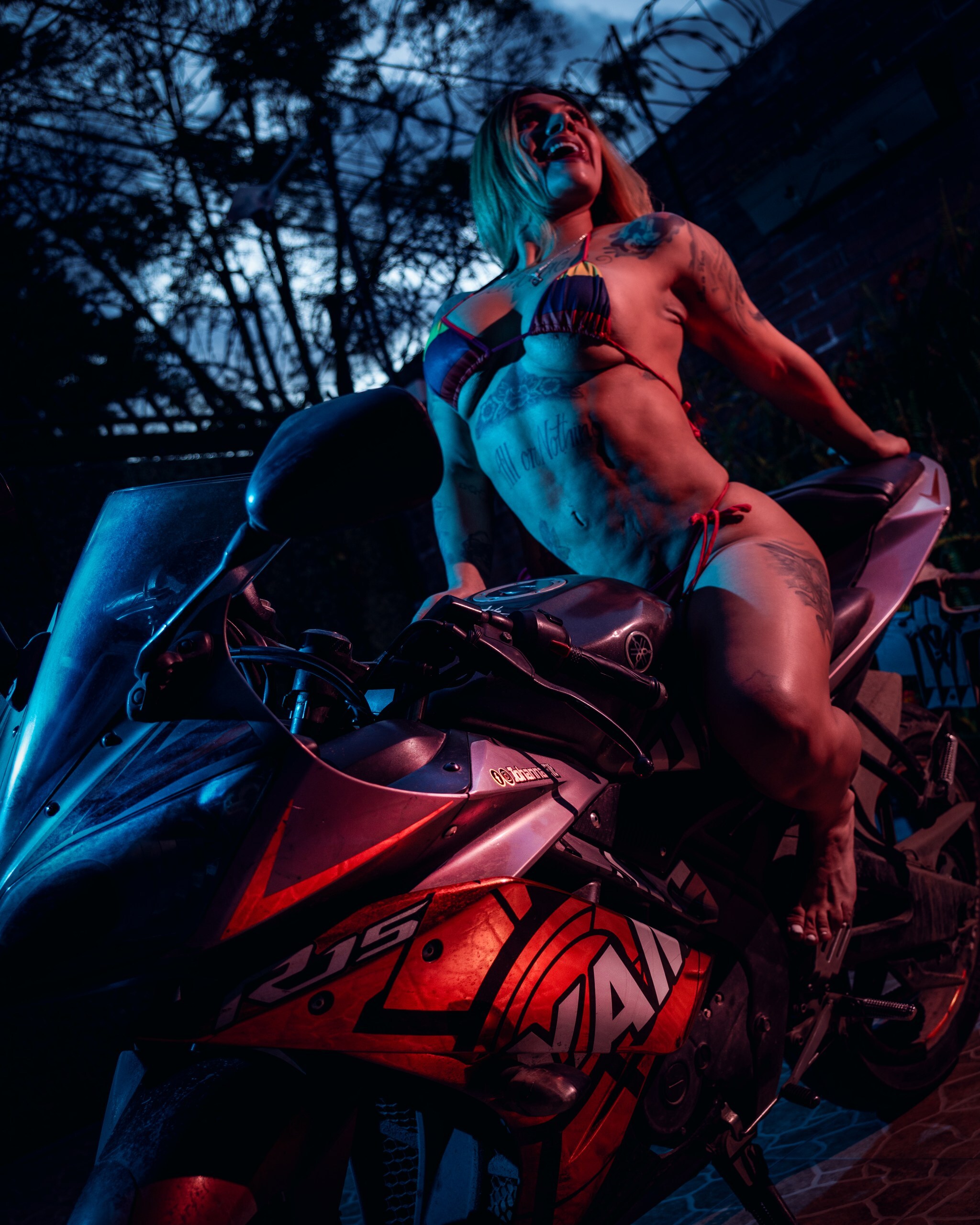 Performer AzunaStar Photo 12