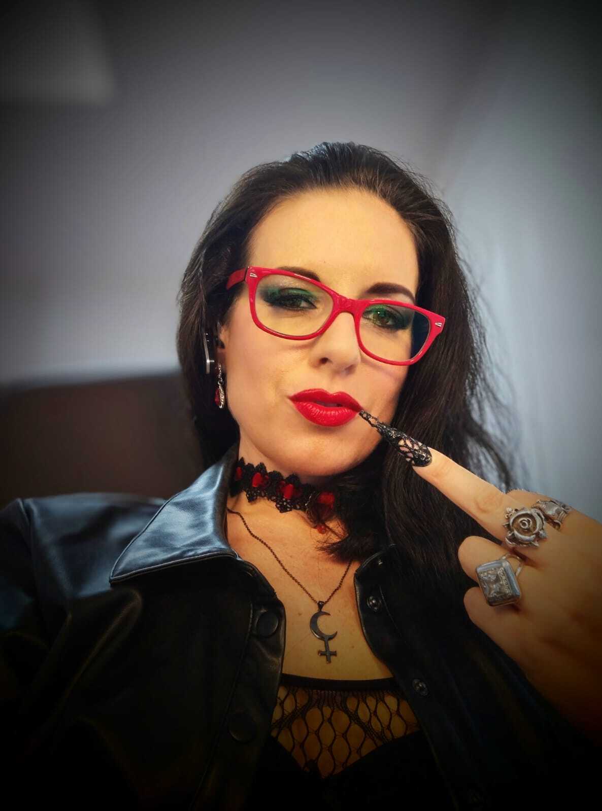 Interprete MistressBlackMoonLilith Foto 2