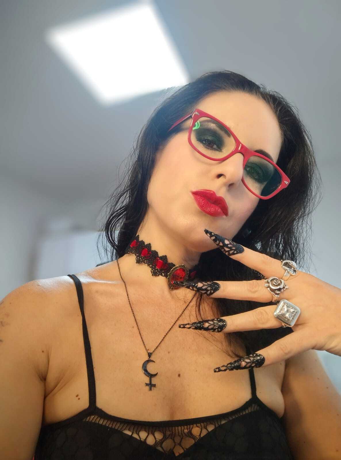 Interprete MistressBlackMoonLilith Foto 4