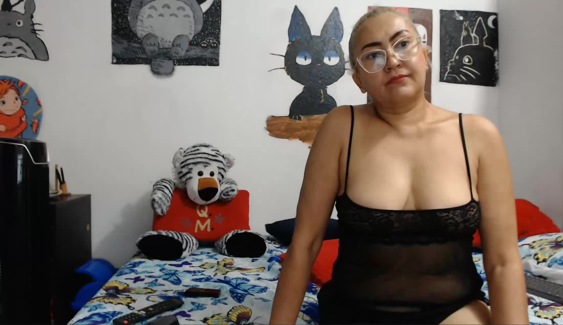 Artist Sofia_Bonnet Video 2