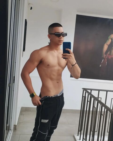 Darsteller AaronWolfe Foto 3