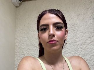 cloe_brow cam model profile picture 