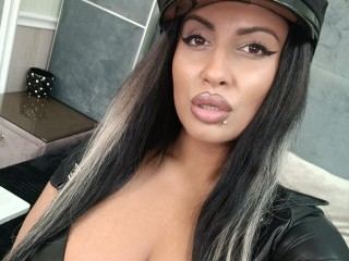 Foto de perfil de modelo de webcam de AvaRoger