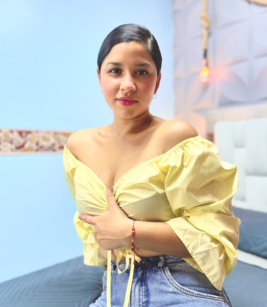 Performer AnnieCarrie Photo 2