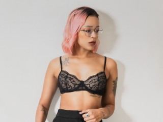 Imagen de perfil de modelo de cámara web de BrunaHarper