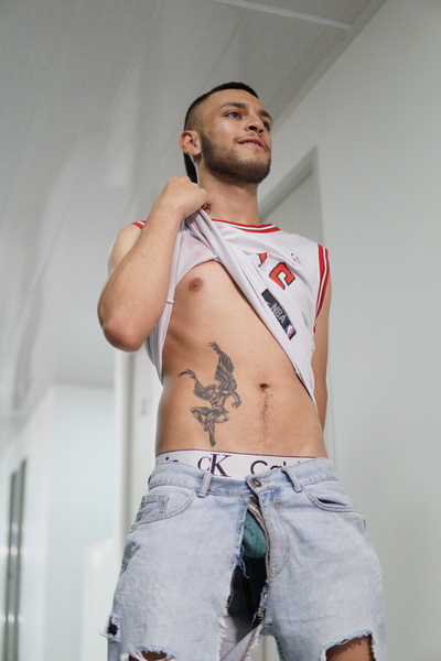 Performer MensUltimate Photo 3