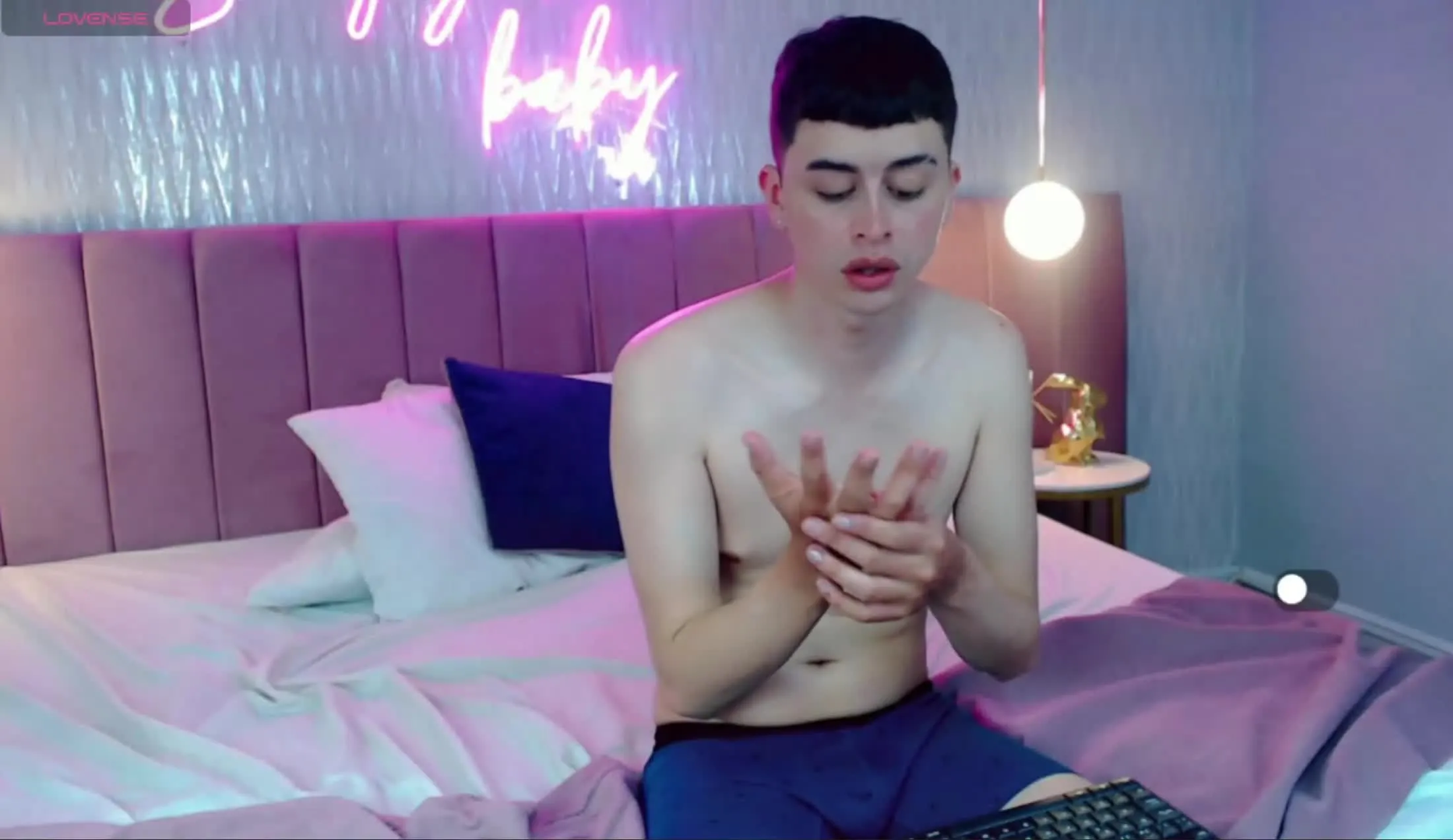 Artiest eimydollfx Video 1