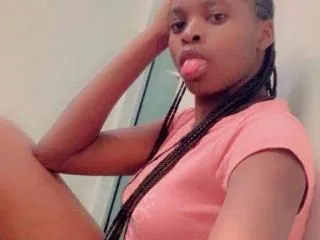 HornyTitsx18 profilbild på webbkameramodell