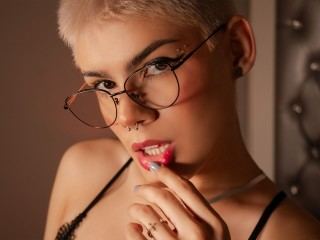 Imagen de perfil de modelo de cámara web de DanaMiles