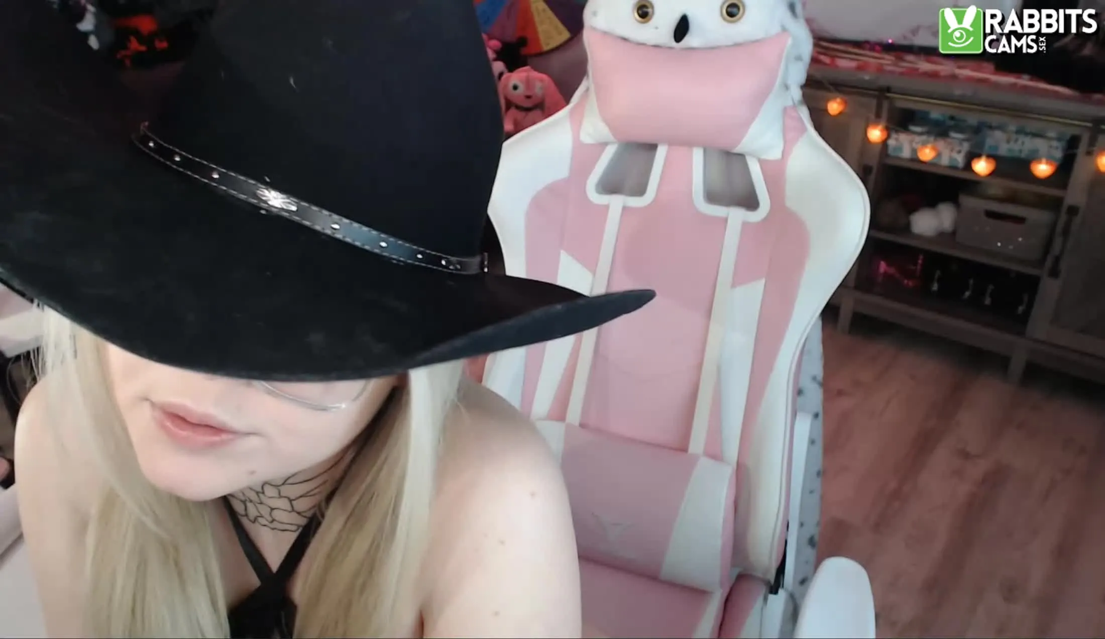 Artist Emiley_Alexander Video 1