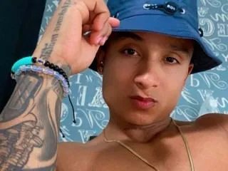 blake19 profilbild på webbkameramodell