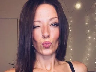 Image de profil du modèle de webcam QueenieTrouble_UK