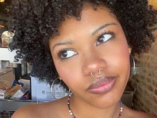 LexiAva21 profilbild på webbkameramodell