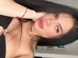 Danielaroahh cam model profile picture 