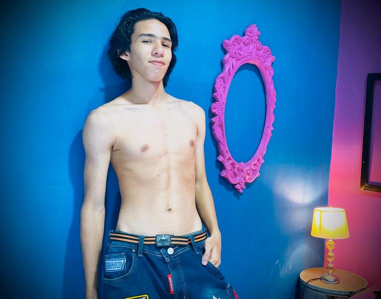 Performer RonyMiller Photo 6