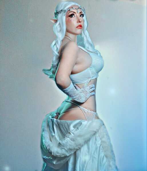 Artist Lenaleenyann Foto 2