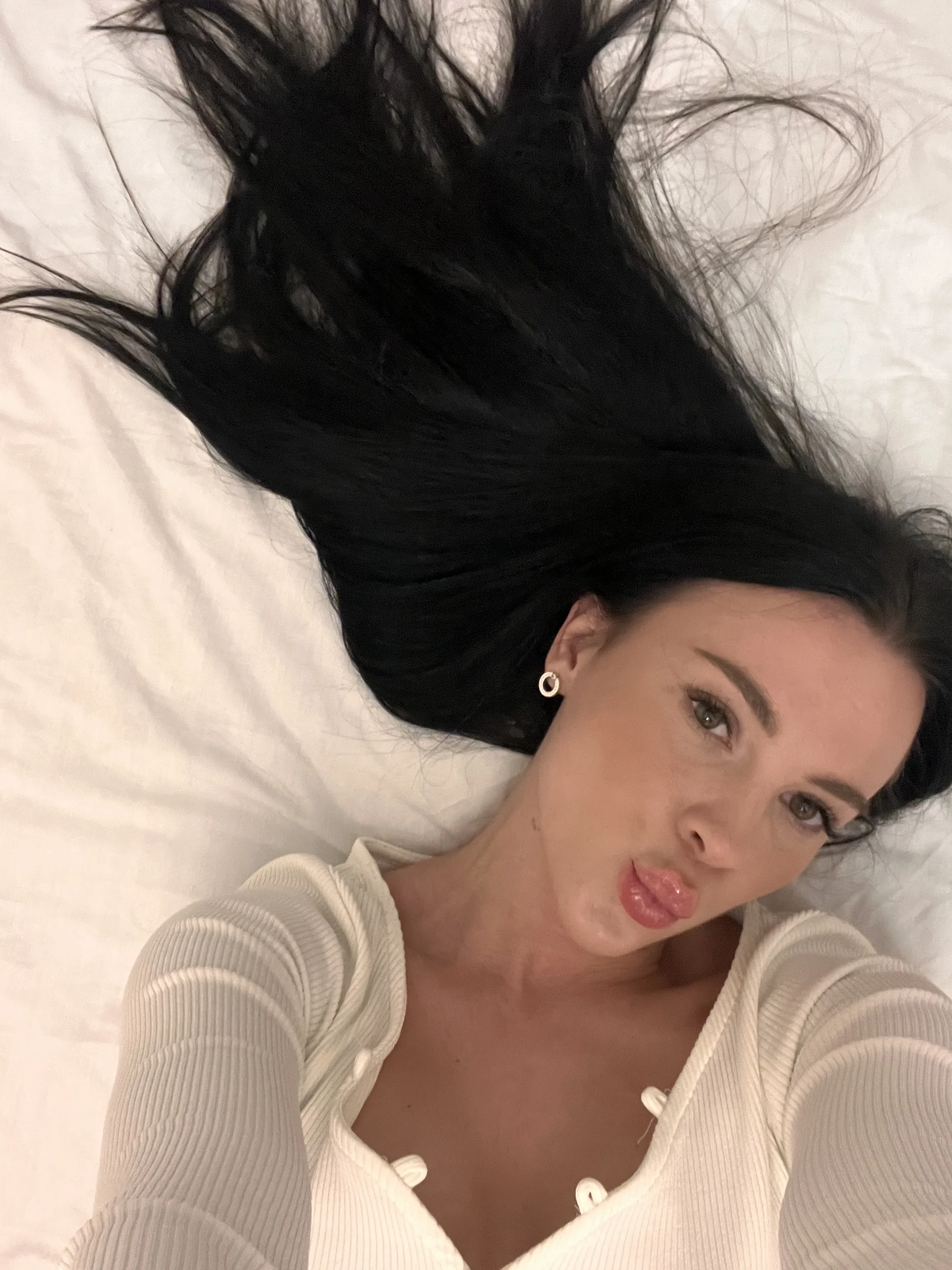 Performer RoxyHey Photo 2