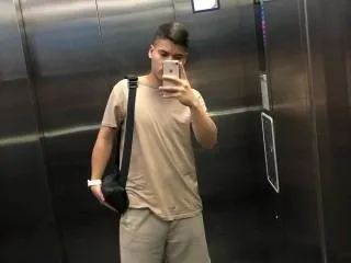 KenMiller profielfoto van cam model