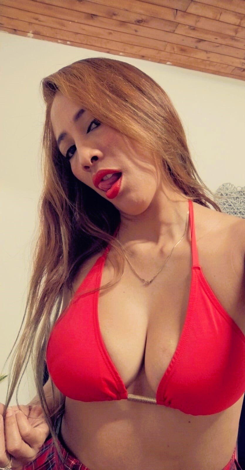 Artista SuxxxyKm Foto 1