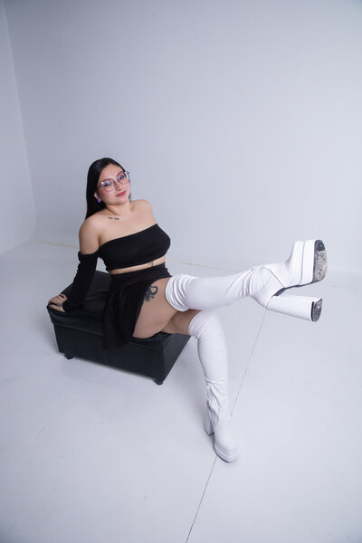 Interprete Lucy_neil Foto 4