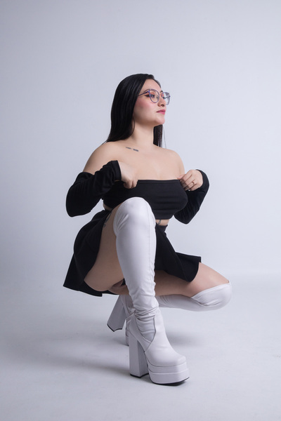 Interprete Lucy_neil Foto 2